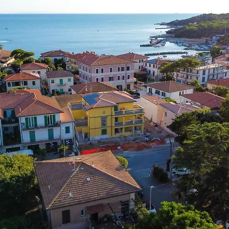 La Contessa Rossa Castiglioncello